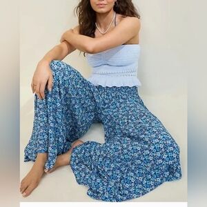 AERIE PARTY Pants Blue Ditsy Floral Extreme Wide Leg TEIRED Smocked Waist Medium